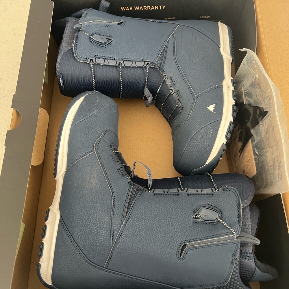 Burton Navy Snowboarding Boots - Picture 2 of 8